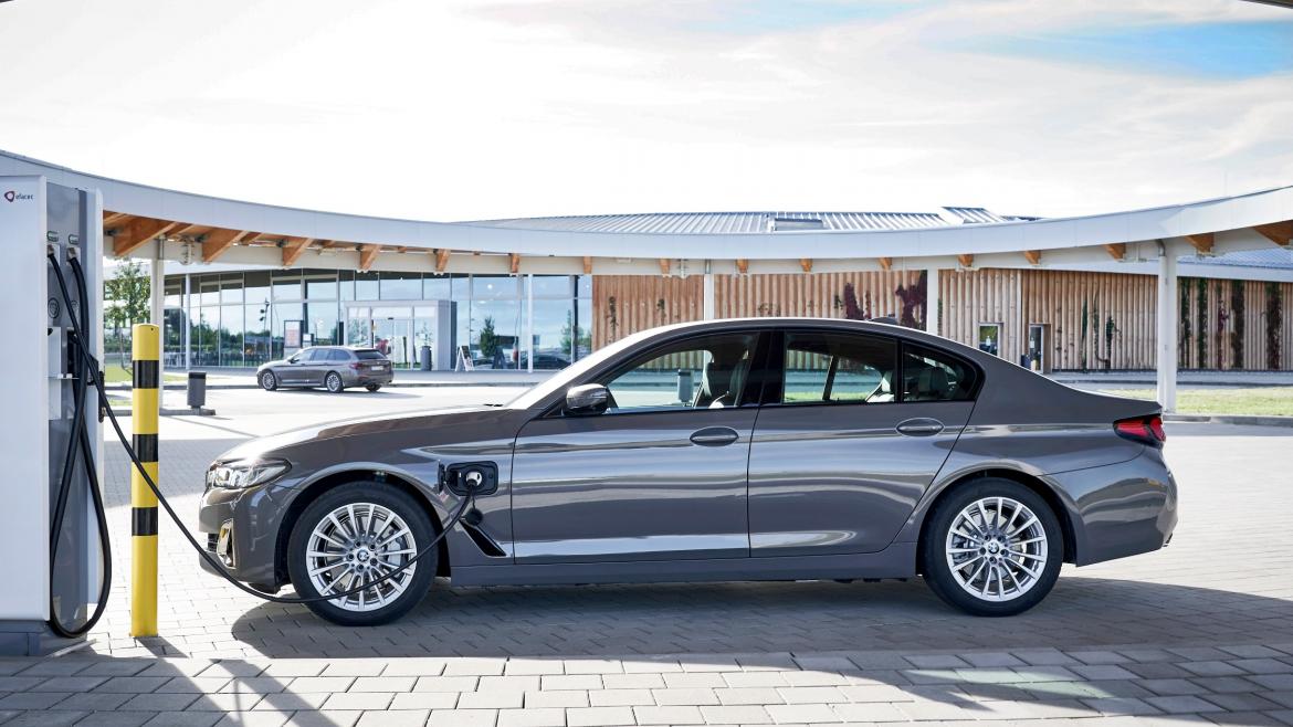 PLUG-IN HYBRIDE VS DIESEL